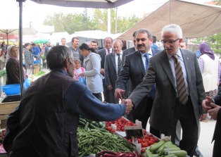 Zorlu ve Etyemez'den esnaf ziyareti