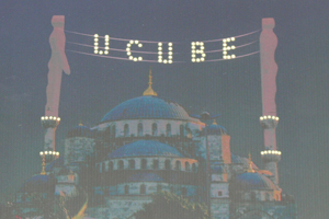 'Ucube Sergi' için kendini savundu