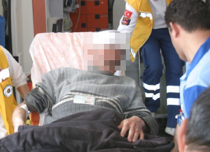 Alkollü şahsı darp ettiler