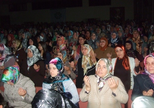'Aile insanlığın kutsal ocağıdır'