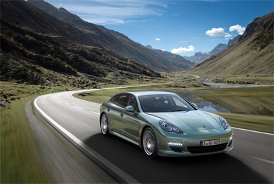 Dizel Panamera geliyor