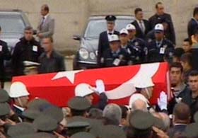 Emniyet müdürü gözyaşlarına boğuldu