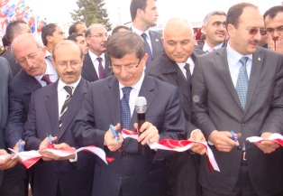 Davutoğlu: Meram ne yapacağını bilir!