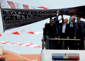 Kılıçdaroğlu'nu çıldırtan pankart