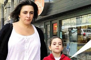 Esra Dermancıoğlu kızıyla görüntülendi