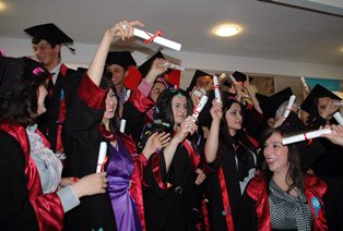 Beyşehir MYO'da mezuniyet coşkusu