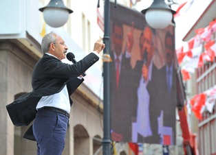 ''3 vekil verene bir bakan bedava !''