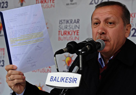 Erdoğan Gandi'yi soru yağmuruna tuttu