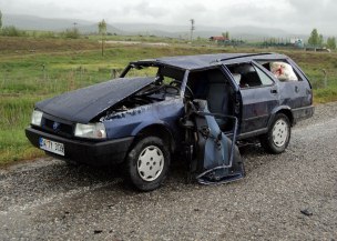 Otomobil takla attı: 3 yaralı