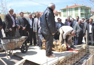 Kur'an kursunu iki ay içinde bitirecek