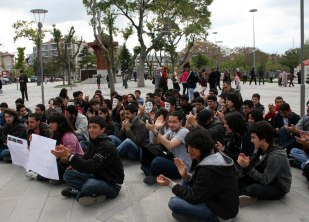 Konya'da ''internetime dokunma'' eylemi