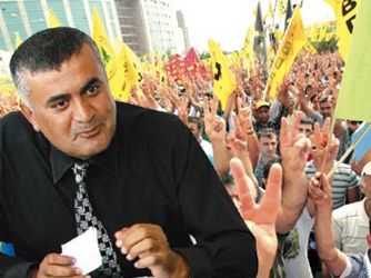 Adil Gür: Bu seçim sürprizlere gebe
