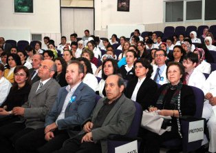 Meslekte 10 yılı dolduranlara teşekkür plaketi