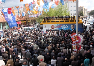 Samancı ve Akış'ın seçim büroları açıldı