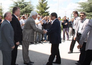 Davutoğlu Kompen'i ziyaret etti
