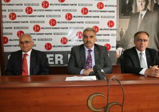 MHP adayından bilboard eleştirisi