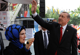 Erdoğan'ın indirttiği pankart