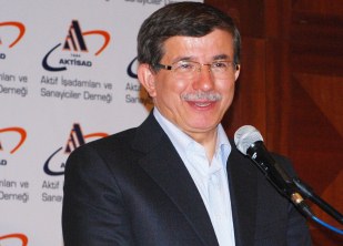 Davutoğlu: Tarihe giren aktör olmalıyız