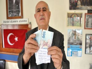 Çaldığı parayı özür notuyla geri getirdi