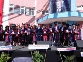 Akören Ali Rıza Ercan MYO'da mezuniyet sevinci