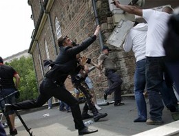 Canlı yayında Türk vekile yumruk