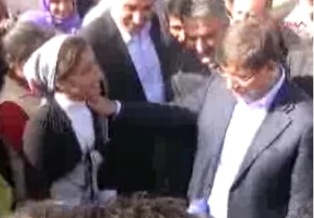 Davutoğlu'ndan okumak için yardım istedi