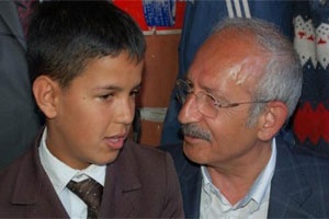 Kılıçdaroğlu'ndan çocuğa kaset sorusu!