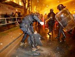 Gürcistan sokaklarında kan ve kaos