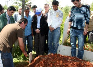 Dilara gözyaşları ile toprağa verildi