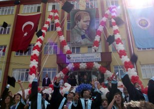 Hadim MYO'da mezuniyet coşkusu