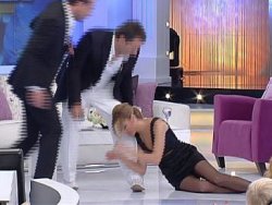 Canlı yayında bayıldı