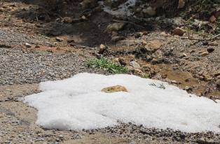 Ekili alanları dolu vurdu!