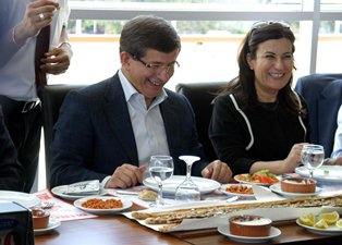Davutoğlu ve Çubukçu etliekmek yedi