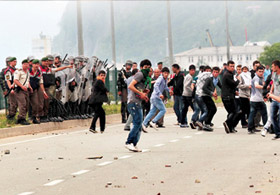 BDP'nin izinsiz mitingine 17 tutuklama