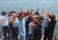 Başarılı öğrencilere mavi tur hediye