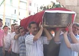 Mühendisler gözyaşlarıyla uğurlandı