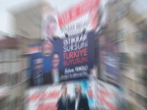 3 afiş bir araya gelirse!