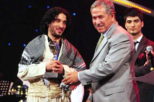 Yasin Rızgar Türkiye'nin ilk Kürtstarı oldu