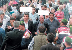 CHP'li vekil adayları Hopa saldırısında