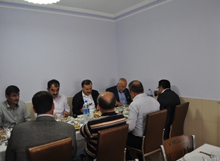 AK Parti Milletvekili adayları snafla kahvaltıda buluştu