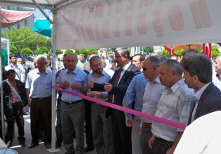 İHH-AYDER gönüllüleri hayır kermesi açtı