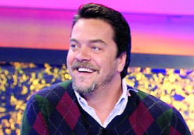 Beyaz Nazar Boncuğu Yapıyor