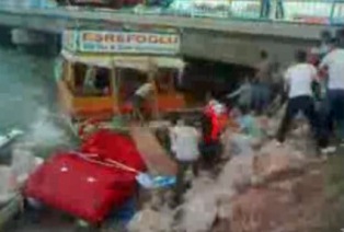 Beyşehir Gölü'nde tur teknesi battı