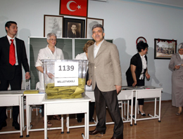 Cumhurbaşkanı Gül oyunu kullandı