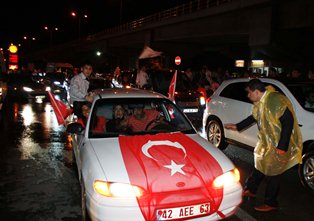 AK Parti seçim zaferini kutladı