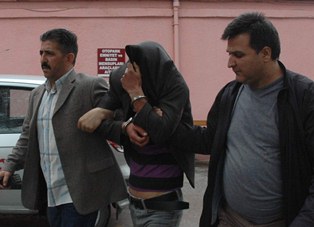 Hırsızlar, okuldan eğitim kalıplarını çaldı