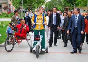 Yeni hedefi: Duvarlar aşağı!