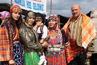 Şenliklerden göçerlere