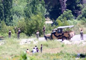 Suriye ordusu birbirine girdi