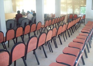 Bilim adamları boş salona konuştu